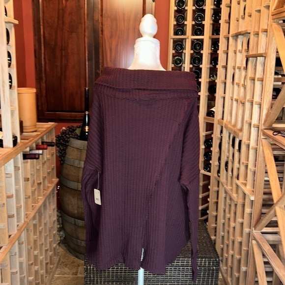 FREE PEOPLE Juicy Long Sleeve Thermal Top Shirt in “Date Night” (Maroon) Size S - Picture 5 of 12